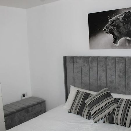 Lovely Modern Apartment Close To Town Centre Lexden Buitenkant foto