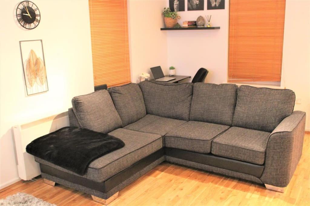 Lovely Modern Apartment Close To Town Centre Lexden Buitenkant foto