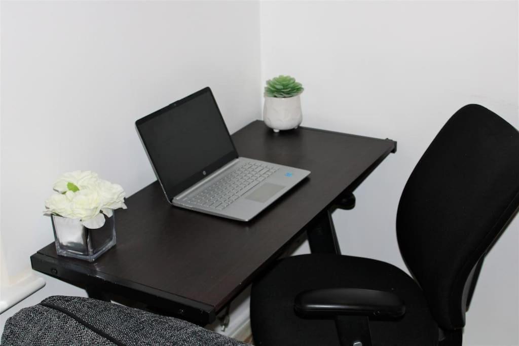 Lovely Modern Apartment Close To Town Centre Lexden Buitenkant foto