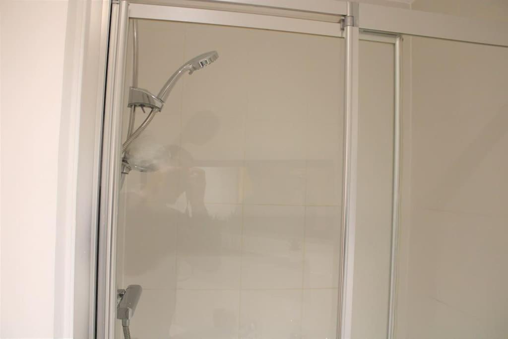 Lovely Modern Apartment Close To Town Centre Lexden Buitenkant foto