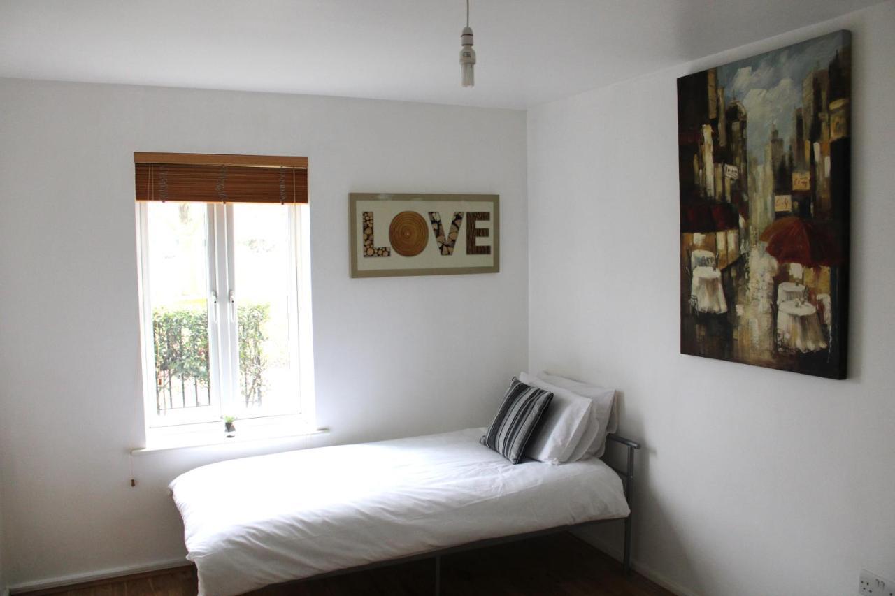 Lovely Modern Apartment Close To Town Centre Lexden Buitenkant foto